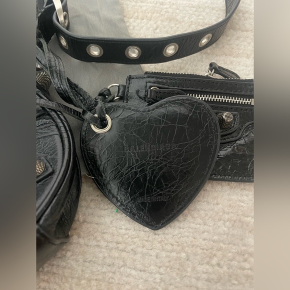 Le Cagole XS Shoulder Bag in black Arena lambskin, aged-silver hardware - Picture 6 of 16